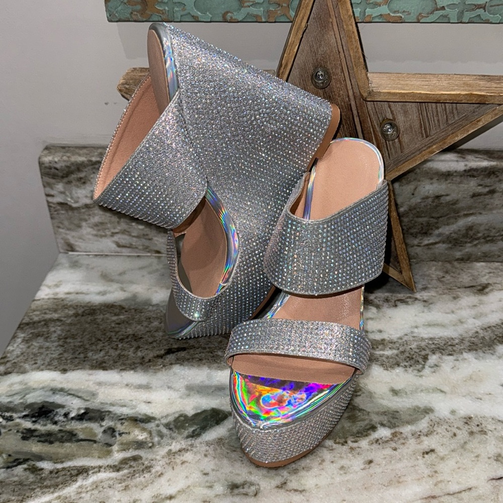 Metallic Embellished Platform Wedge Sandal 39